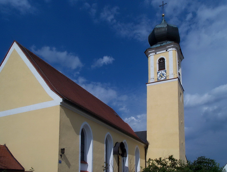 Die Kuratiekirche St. Martin in Upfkofen.